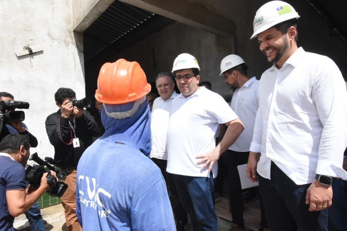 Governador visita obras da Unidade Escolar Senador Chagas Rodrigues em Parnaíba