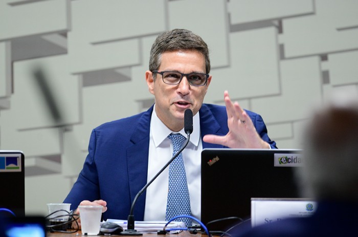 Roberto Campos Neto listou entre as causas de juros altos a 