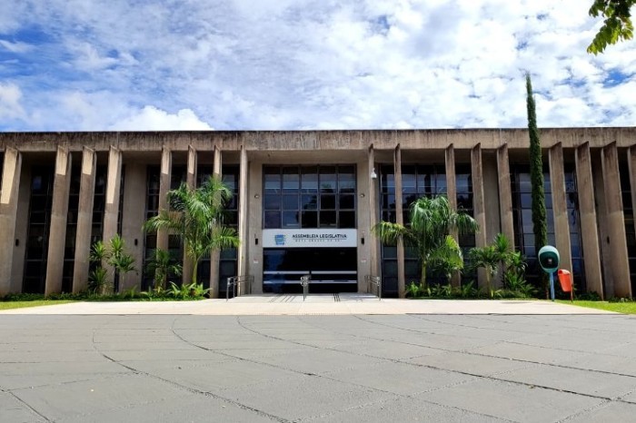Agenda: Maio começa com sessões, CCJR e palestra contra assédio