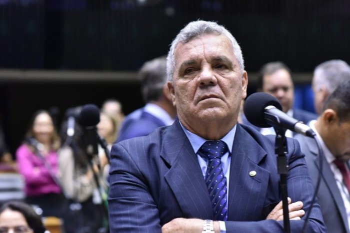 Alberto Fraga preocupa-se com tratamento dado a criminosos com grave transtorno mental - (Foto: Zeca Ribeiro/Câmara dos Deputados)