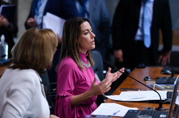 O PL 229/2022, de Romário, teve relatório favorável de Soraya Thronicke