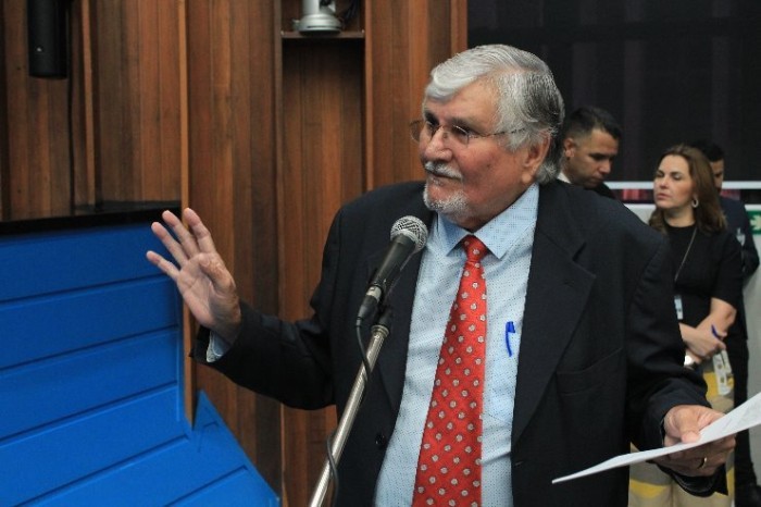 Zeca do PT solicita estudos para implantação de Clínica de Hemodiálise em Amambai