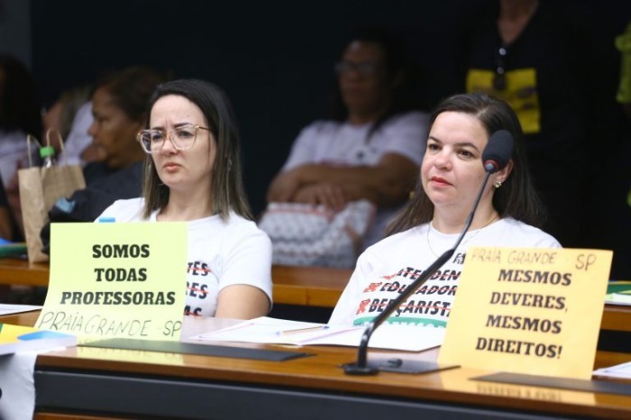 Profissionais da educação infantil participaram da audiência pública - (Foto: Vinicius Loures/Câmara dos Deputados)