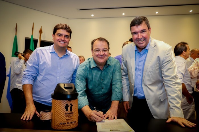 Ribas do Rio Pardo anuncia sua volta publicamente para a Assomasul