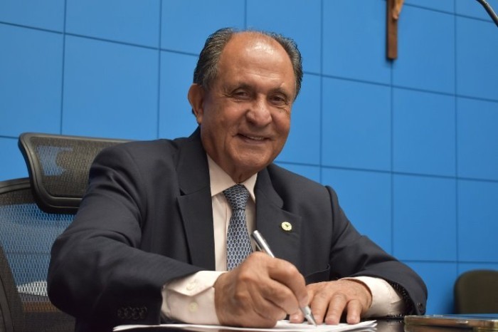 Zé Teixeira defende anistia de IPVA e taxas vencidas para veículos populares em MS