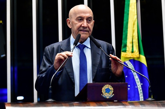 Confúcio pede solução urgente para falta de peritos médicos no interior