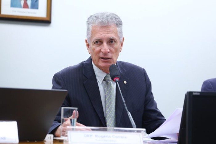 O coordenador do colegiado, Rogério Correia, propôs o debate - (Foto: Vinicius Loures/Câmara dos Deputados)
