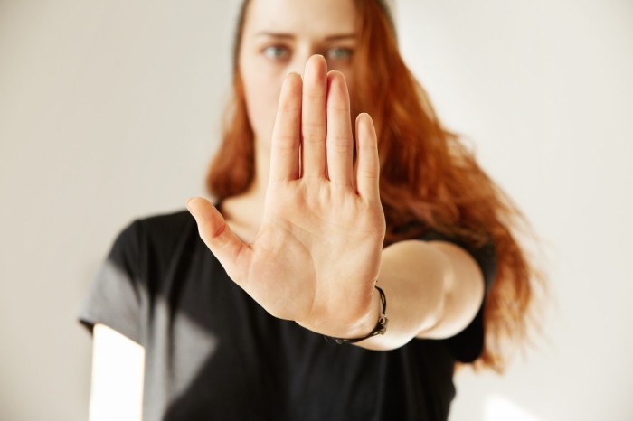 [Agora é lei] Programa Paz na Família para proteção das mulheres vítimas de violência é instituído no DF