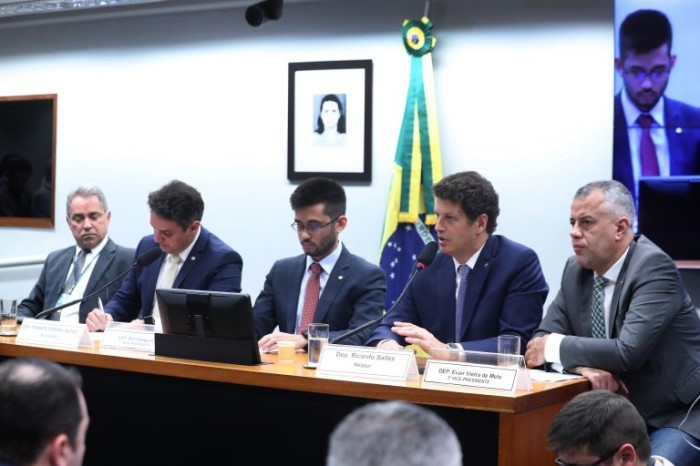 Mesa da CPI que vai investigar o Movimento dos Trabalhadores Sem Terra - (Foto: Bruno Spada/Câmara dos Deputados)