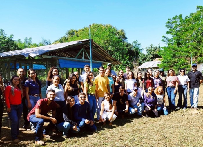 Alunos de Instituto Federal da Bahia visitam Fazenda Experimental do Incaper em Linhares