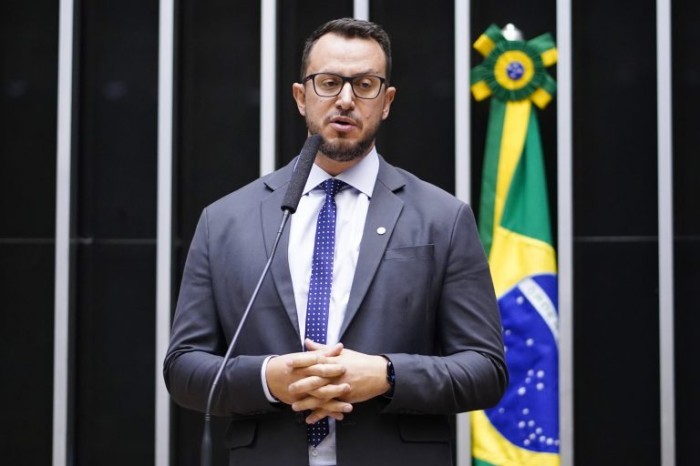 O autor da proposta, deputado Delegado Matheus Laiola - (Foto: Pablo Valadares / Câmara dos Deputados)