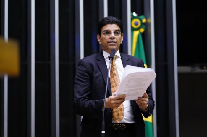 Claudio Cajado: o projeto foi modificado a partir de ampla discussão - (Foto: Pablo Valadares/Câmara dos Deputados)