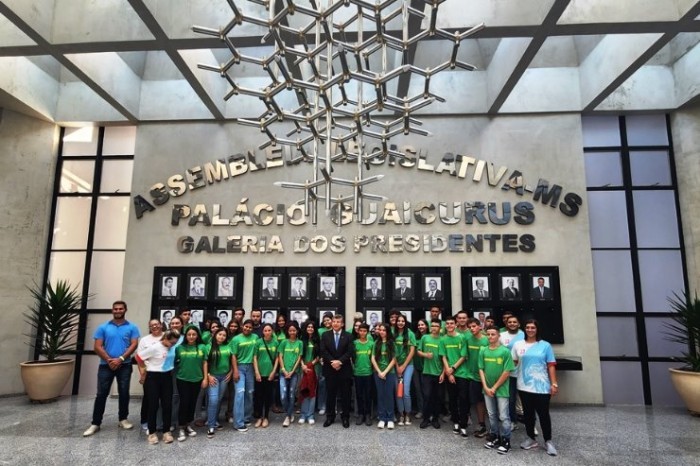 De política à arquitetura, estudantes de Eldorado têm aula diversificada na ALEMS