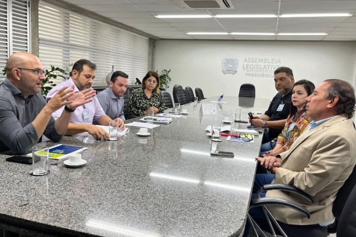 Gerson discute com a SED decreto do ICMS da Educação que pode garantir mais R$ 211 milhões