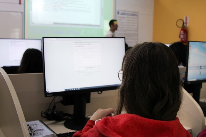 Educação tem inscrições abertas para cursos gratuitos aos profissionais da rede estadual