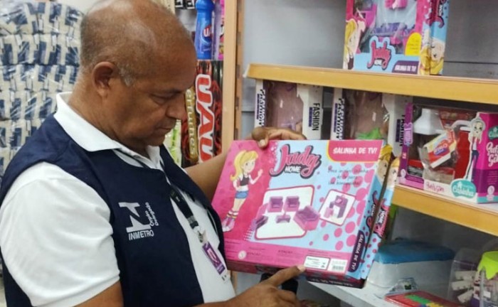 Selo é a principal evidência de que o brinquedo passou pelo processo de certificação e está em conformidade com os requisitos técnicos de segurança e desempenho estabelecidos na legislação - Foto: Brenda Ramos/Governo do Tocantins