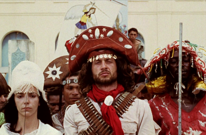 Exibição gratuita de filme de Glauber Rocha será nesta terça-feira