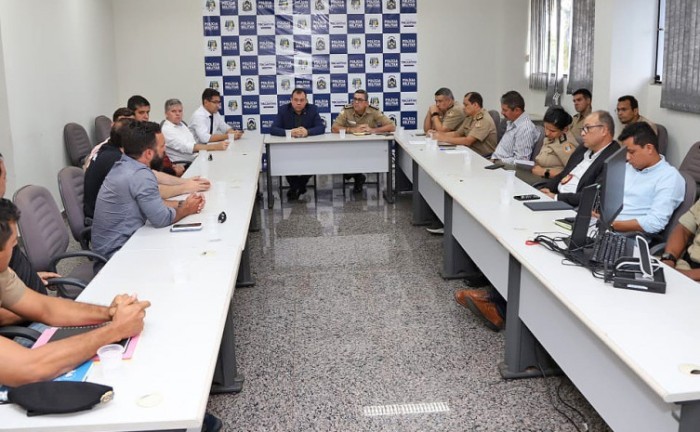 A reunião, formada por delegados de Polícia Civil e comandantes da Polícia Militar, destacou a importância do trabalho conjunto entre as polícias - Foto: Ademir dos Anjos/Governo do Tocantins