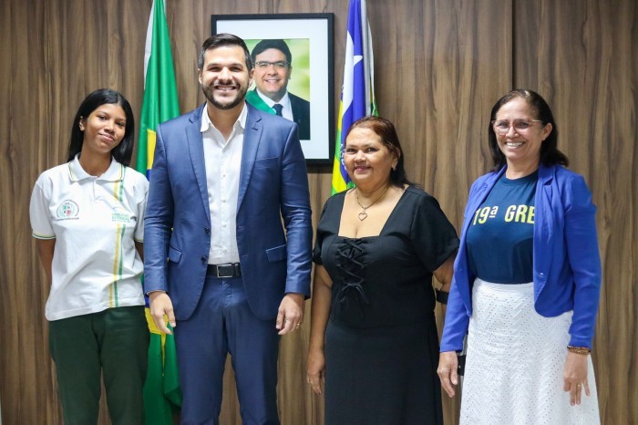 Estudante da rede estadual vence etapa estadual do concurso de Redação dos Correios