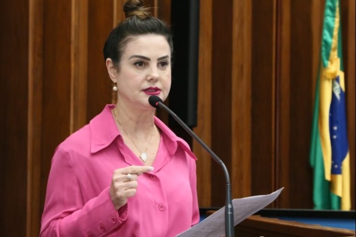 Mara Caseiro defende o uso de mais tornozeleiras eletrônicas e botões do pânico no combate