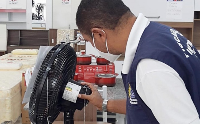 Selo é a principal evidência de que o produto passou pelo processo de certificação e está em conformidade com os requisitos técnicos de segurança e desempenho estabelecidos na legislação - Foto: Brenda Ramos/Governo do Tocantins