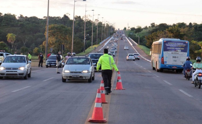 Agentes de segurança realizam bloqueios em pontos estratégicos na região sul da Capital - Foto: Luiz de Castro/Governo do Tocantins