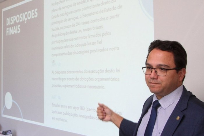 Frente Parlamentar: Minuta de projeto apresentada à SES na quarta reunião