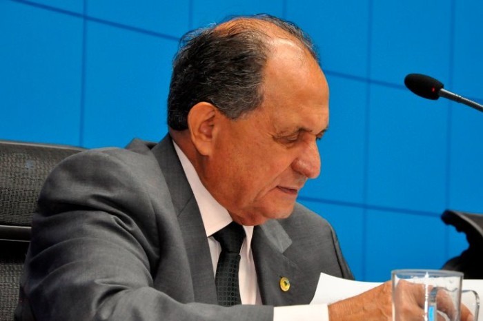 Para garantir escoamento, Zé Teixeira solicita patrolamento de estrada em Dourados