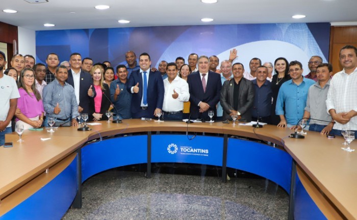 Governador em exercício recebeu 14 vereadores de Gurupi em reunião, com a presença dos ex-governador Moisés Avelino e do ex-vice-govenador Paulo Sidnei - Foto: Esequias Araújo/Governo do Tocantins