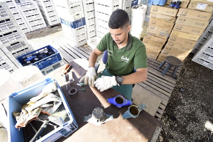 Cagece destina 10 toneladas de plástico de hidrômetros para reciclagem