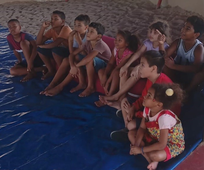 Espetáculo Arreia a Mala será apresentado pela Escola de Circo no Parque Piauí