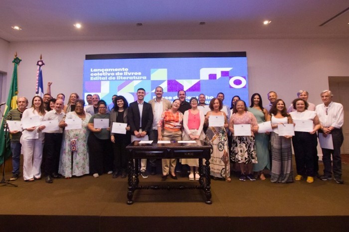 Palácio Anchieta recebe cerimônia de posse do novo Conselho Estadual de Cultura e lançamento coletivo de livros