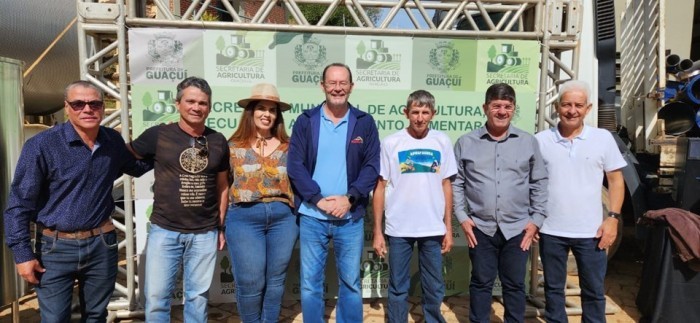 Governo do Estado realiza entrega de equipamentos agrícolas para Guaçuí