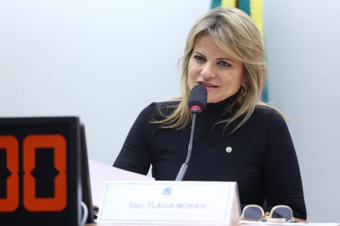 Flávia Morais: 