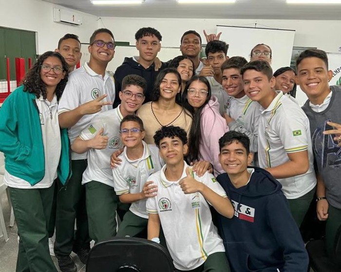 Estudantes do Ceti João Henrique recebem a visita da campeã olímpica Sarah Menezes