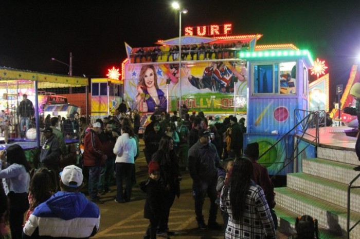 Crianças atendidas por entidades ganham ingressos para o parque de diversões da Festa Junina