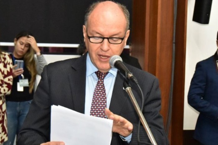 Deputado Junior Mochi solicita sistema de som para escola em Bandeirantes-MS
