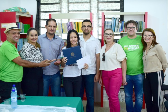 Estudante de Anísio de Abreu vai representar o Piauí no concurso Jovem Senador em Brasília