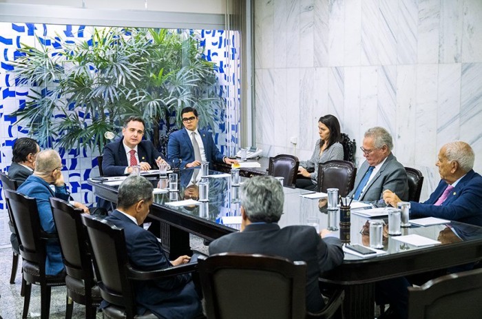 O PL 798/2021, que reabre o prazo de adesão ao Regime Especial de Regularização Cambial e Tributária, está entre as matérias discutidas em reunião do presidente do Senado, Rodrigo Pacheco, e os líderes partidários