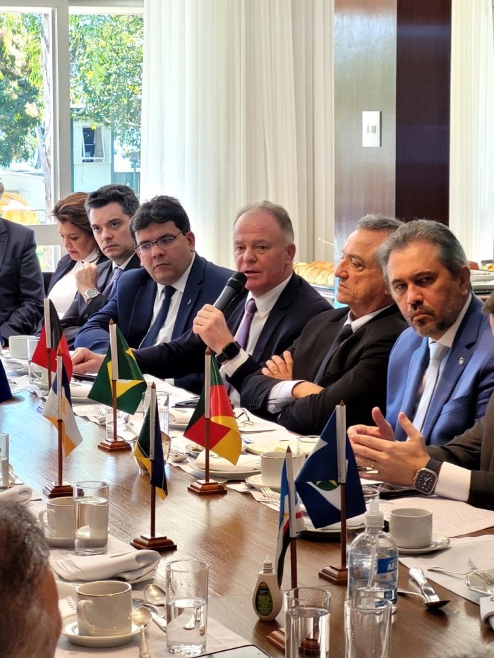 Casagrande se reúne com presidente da Câmara do Deputados para tratar da Reforma Tributária