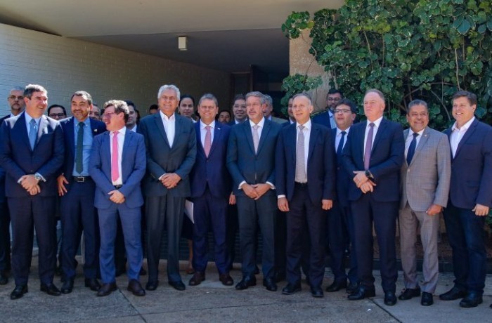  Reforma tributária: Riedel se reúne com presidente da Câmara e demais governadores para debater proposta