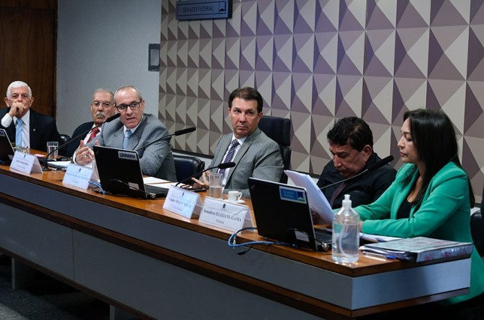 Jean Lawand Junior é interrogado pela relatora da CPMI, Eliziane Gama