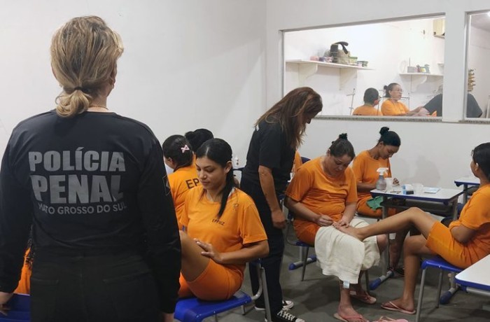 Cursos na área de beleza garantem profissionalização e levam esperança a detentas da Capital