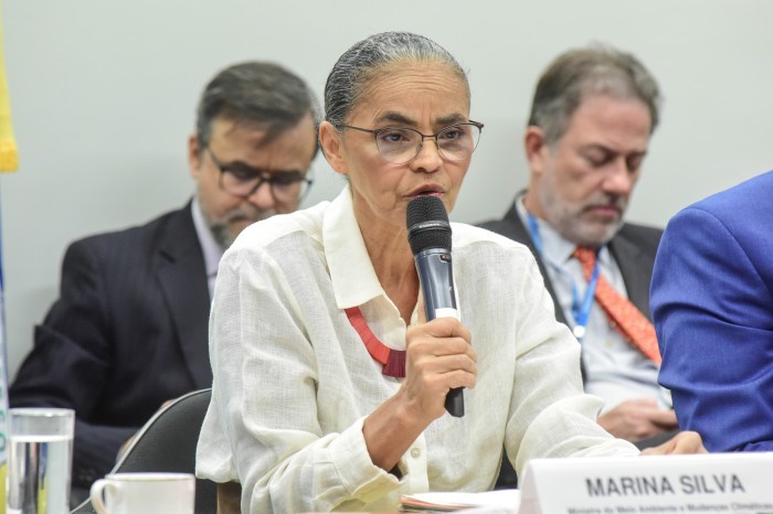 Marina Silva defende o Ibama: 