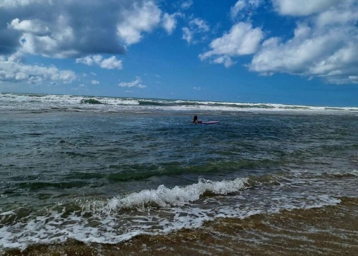 Litoral cearense está com 50 trechos próprios para banho, de acordo com a Semace