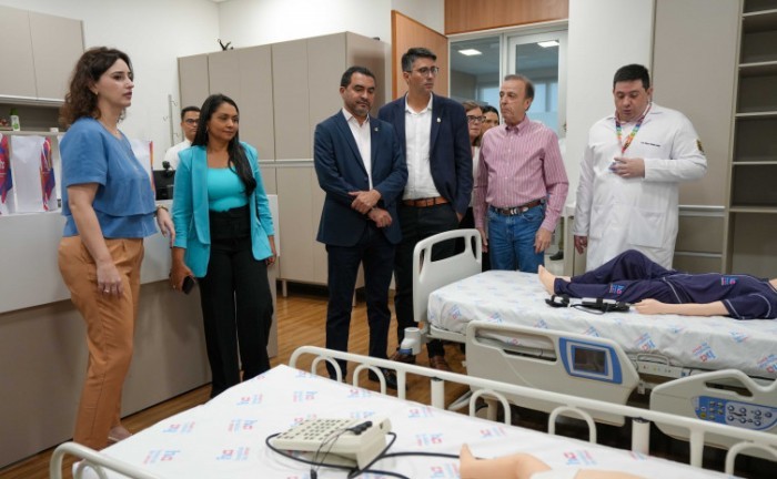 Acompanhado do secretário da Saúde, Afonso Piva, o governador Wanderlei Barbosa conheceu as instalações do Hospital de Amor de Barretos - Foto: Divulgação