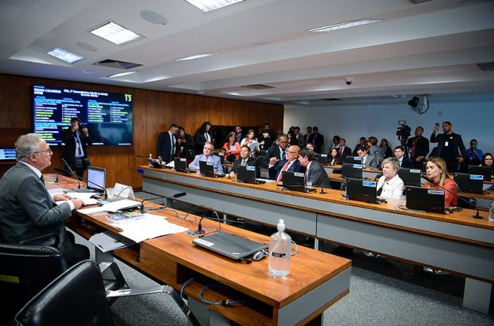 Presidida por Renan Calheiros (à esq.), a Comissão de Relações Exteriores tem reunião nesta quinta - Foto: Pedro França/Agência Senado