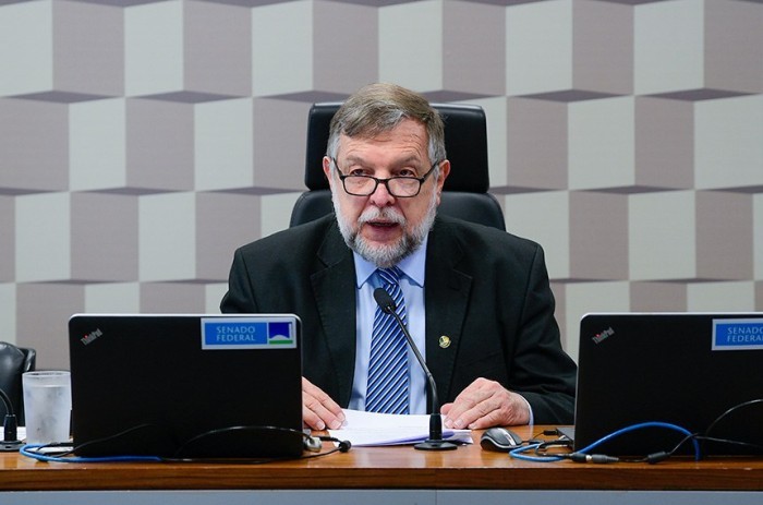 Presidente da CE, Flávio Arns é autor do pedido para o debate - Foto: Pedro França/Agência Senado