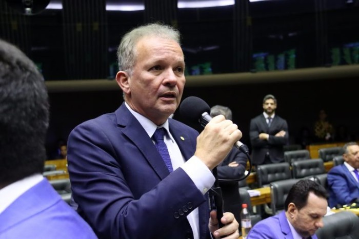 O autor da proposta é o deputado André Figueiredo - (Foto: Marina Ramos/Câmara dos Deputados)