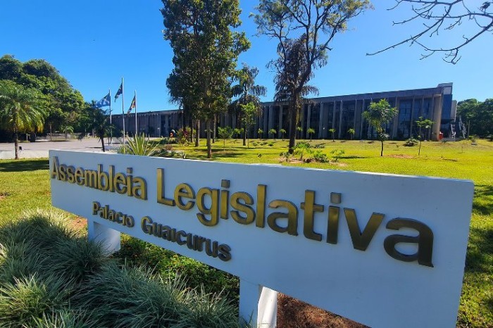 Projeto do Executivo reduz pela metade valor de taxa de serviço do Detran